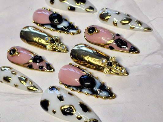 "Moo-Lah" Press-On Nails Set