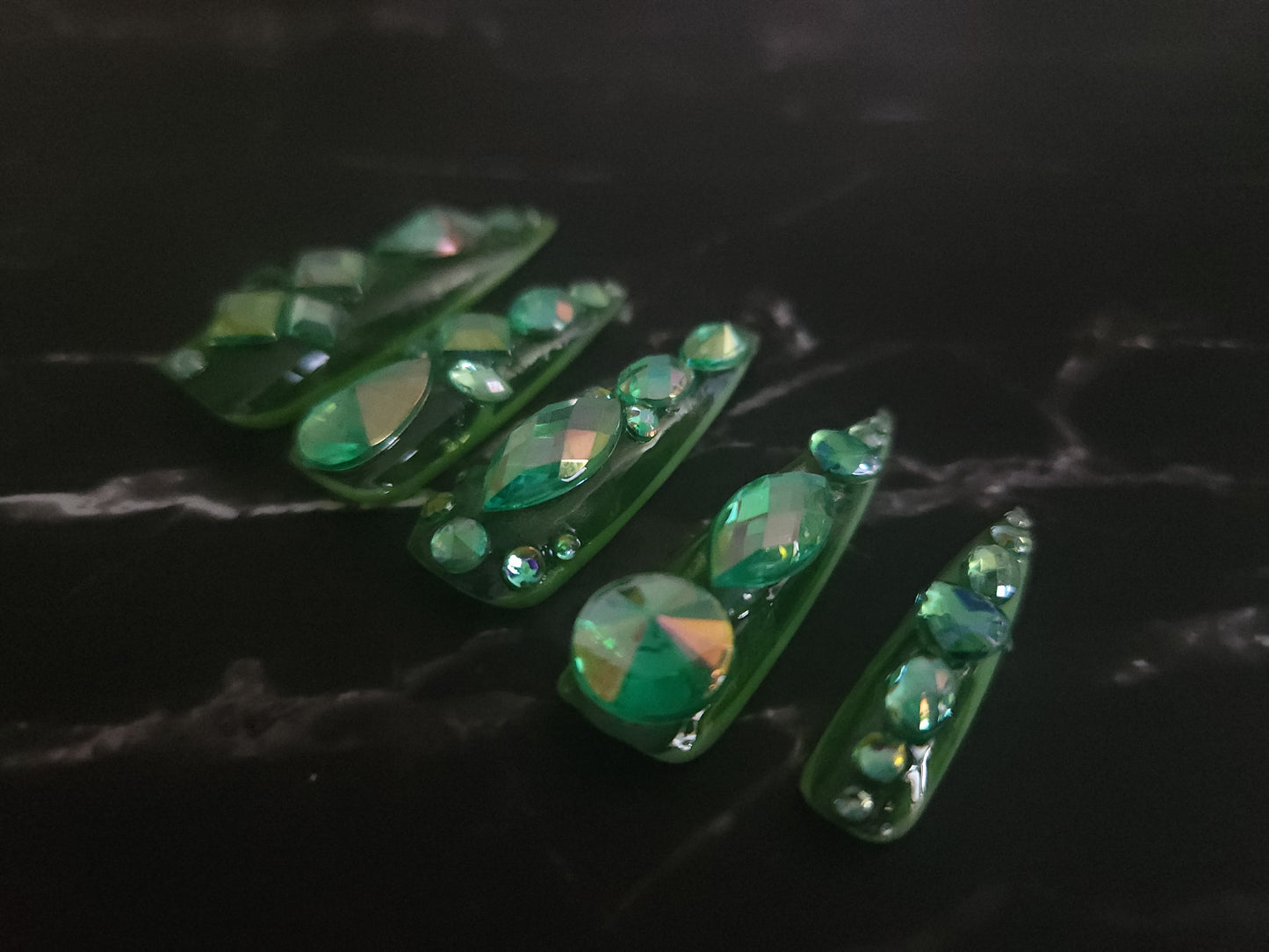 "Emerald Ice" Press-On Nails Set