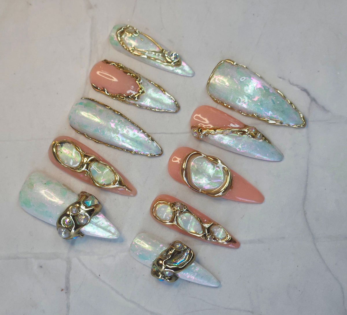 "Oyster Opulence" Press-On Nails Set