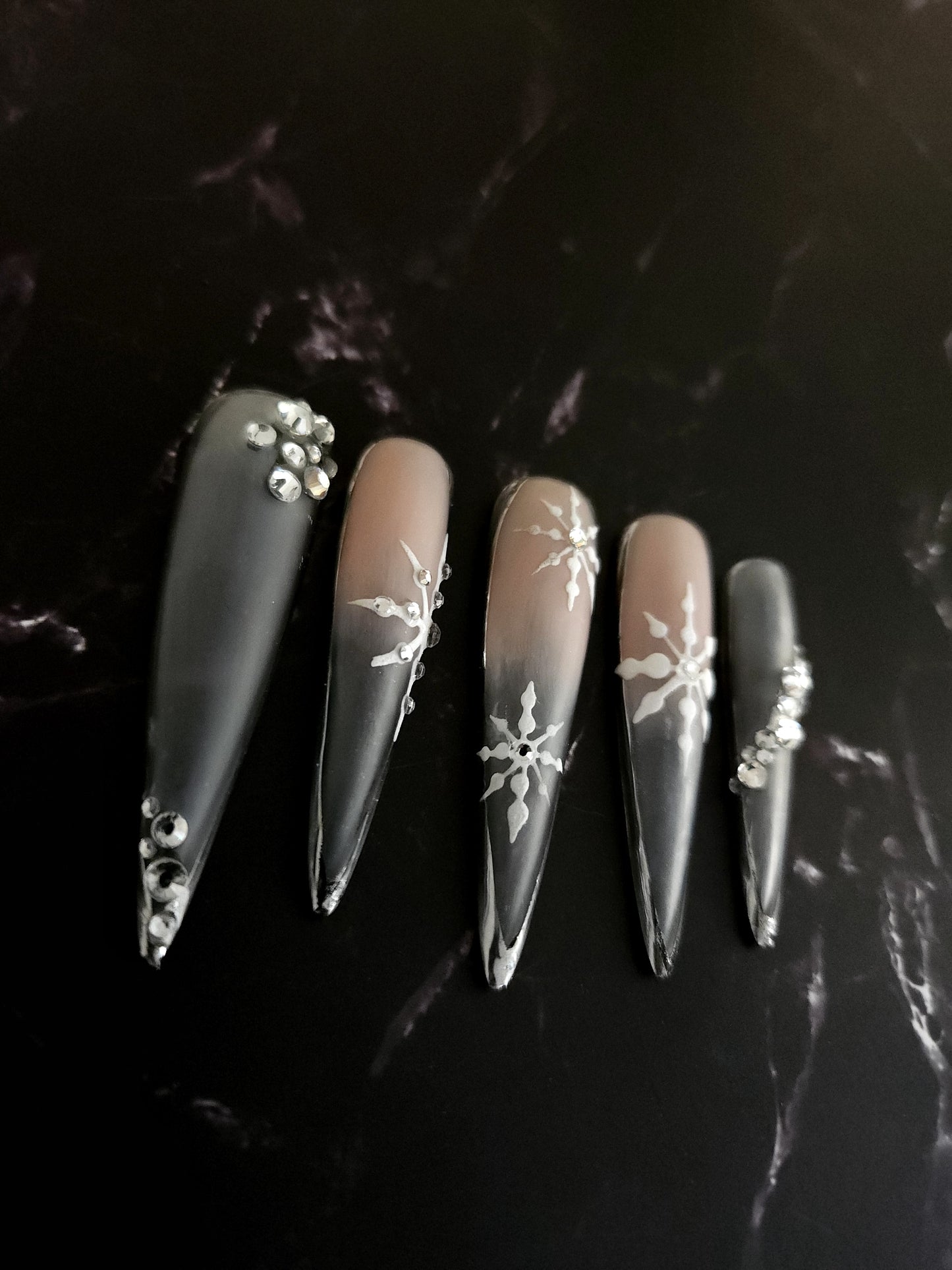 "Winter Wonderland" Press-On Nails Set