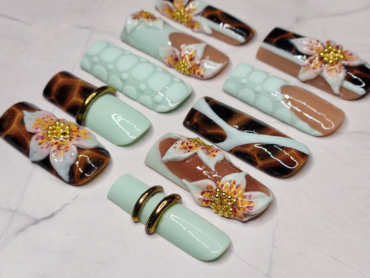 "Mint to Be Wild" Press-On Nails Set