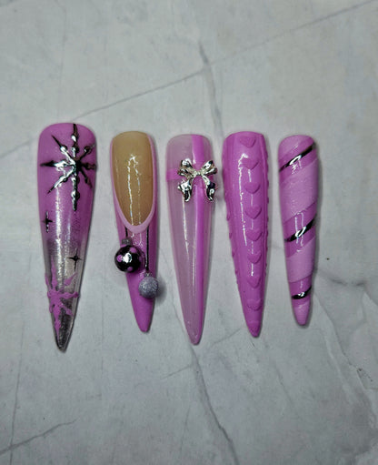 "Snowflake Sweetheart" Press-On Nails Set