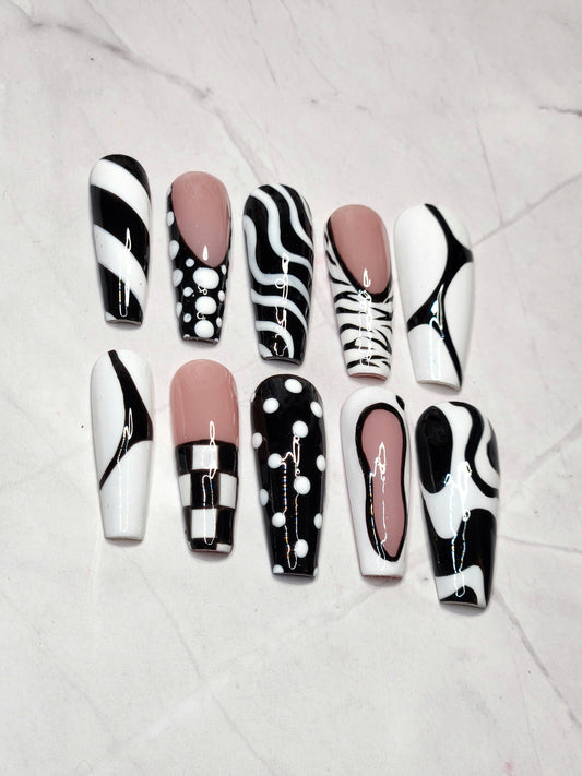 "Monochrome Chic" Press-On Nails Set