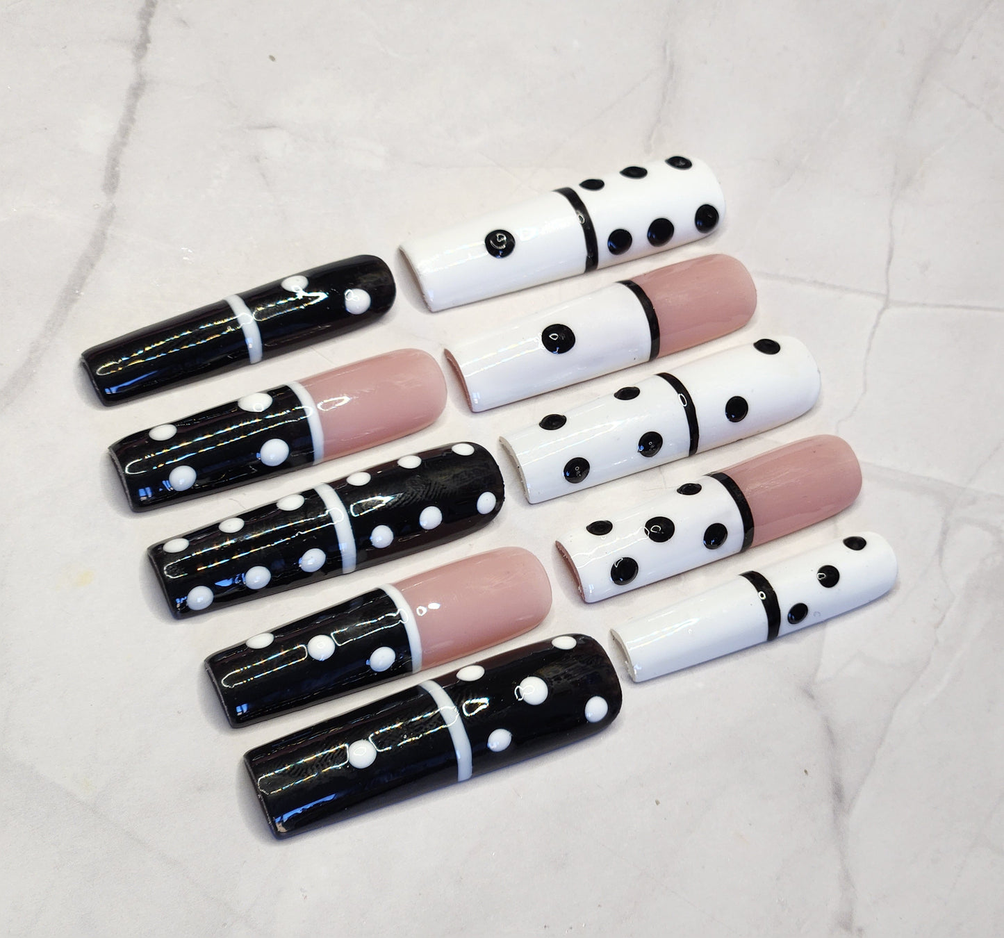 "Domino Diva" Press-On Nails Set