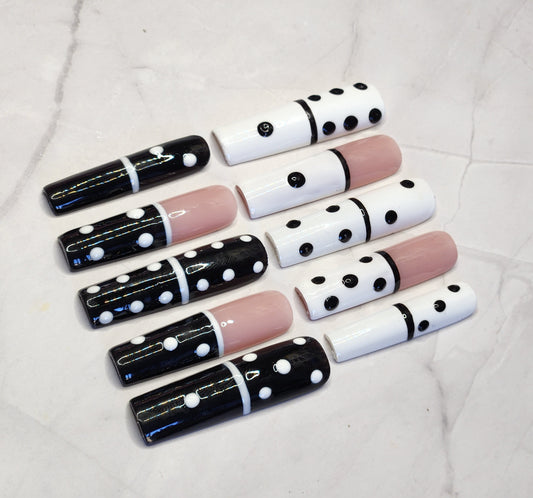 "Domino Diva" Press-On Nails Set