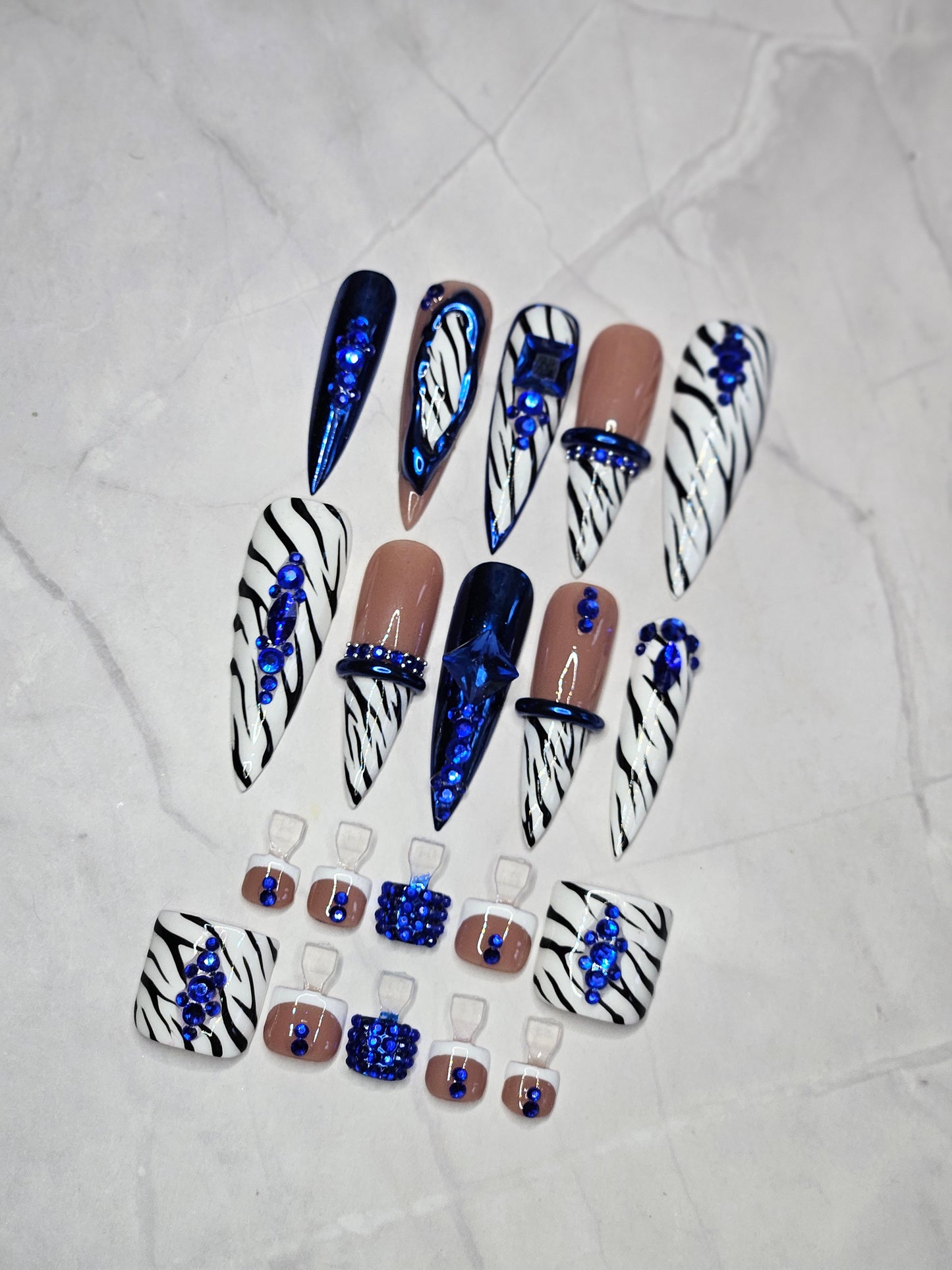 "Sapphire Savage" Press-On Nails Set