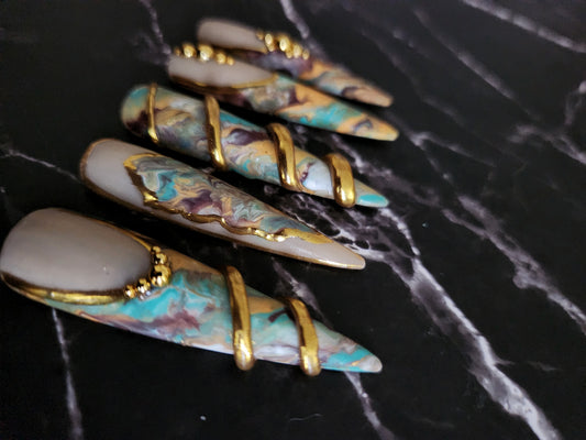 "Elysian Marble" Press-On Nails Set