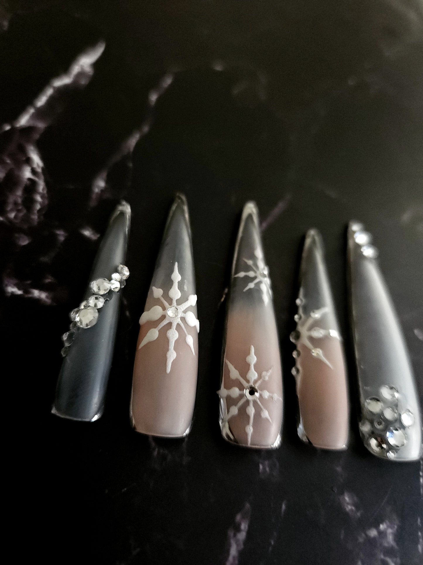 "Winter Wonderland" Press-On Nails Set