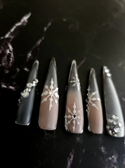 "Winter Wonderland" Press-On Nails Set