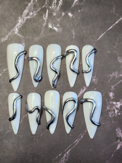 "Liquid Luxe" Press-On Nails Set