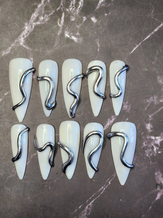 "Liquid Luxe" Press-On Nails Set