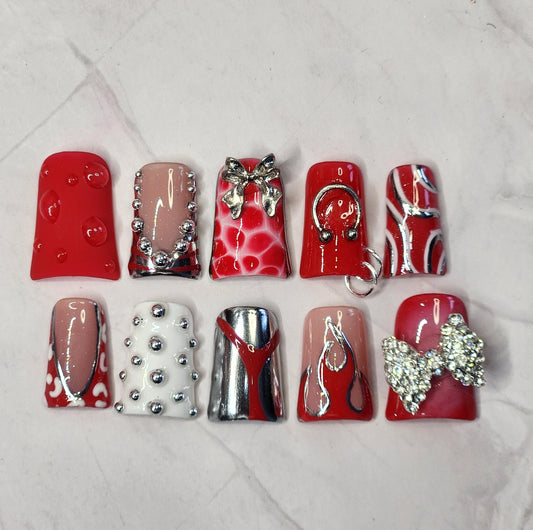 "Love Me in Chrome" Press-On Nails Set