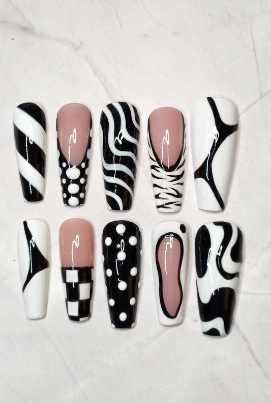 "Monochrome Chic" Press-On Nails Set