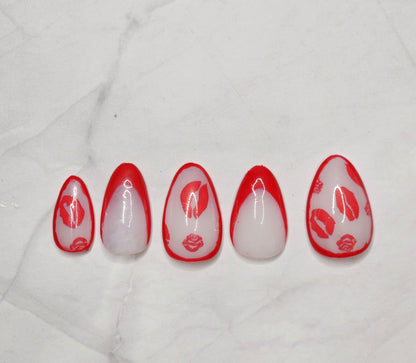 "Kiss me Quick" Mini Press-On Nails Set