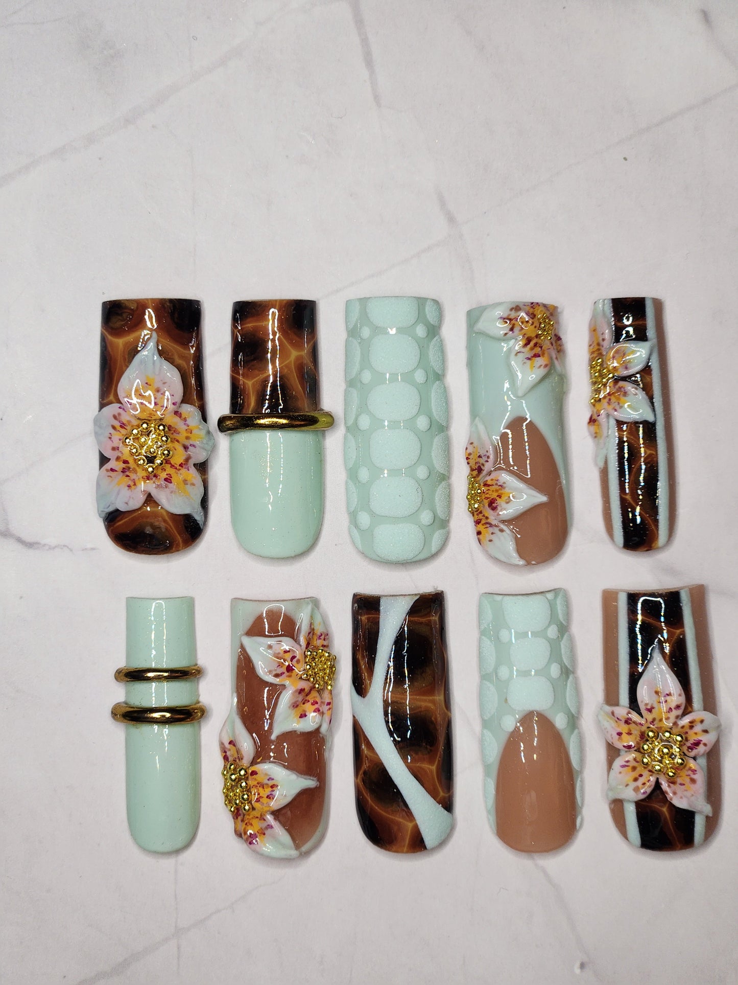 "Mint to Be Wild" Press-On Nails Set