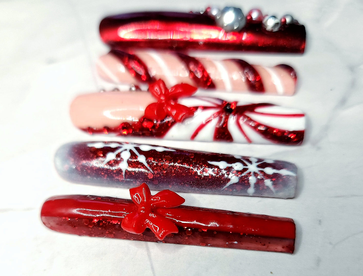 "Peppermint Swirl" Press-On Nails Set