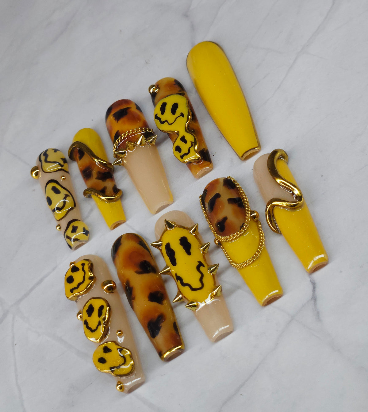 "Loopy Luxe" Press-On Nails Set