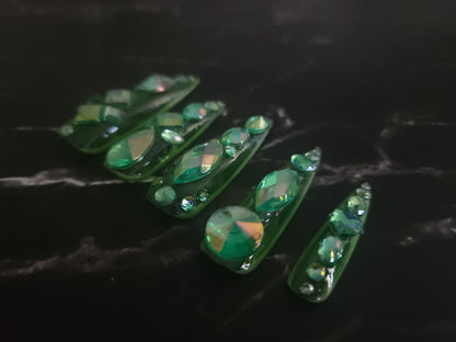 "Emerald Ice" Press-On Nails Set