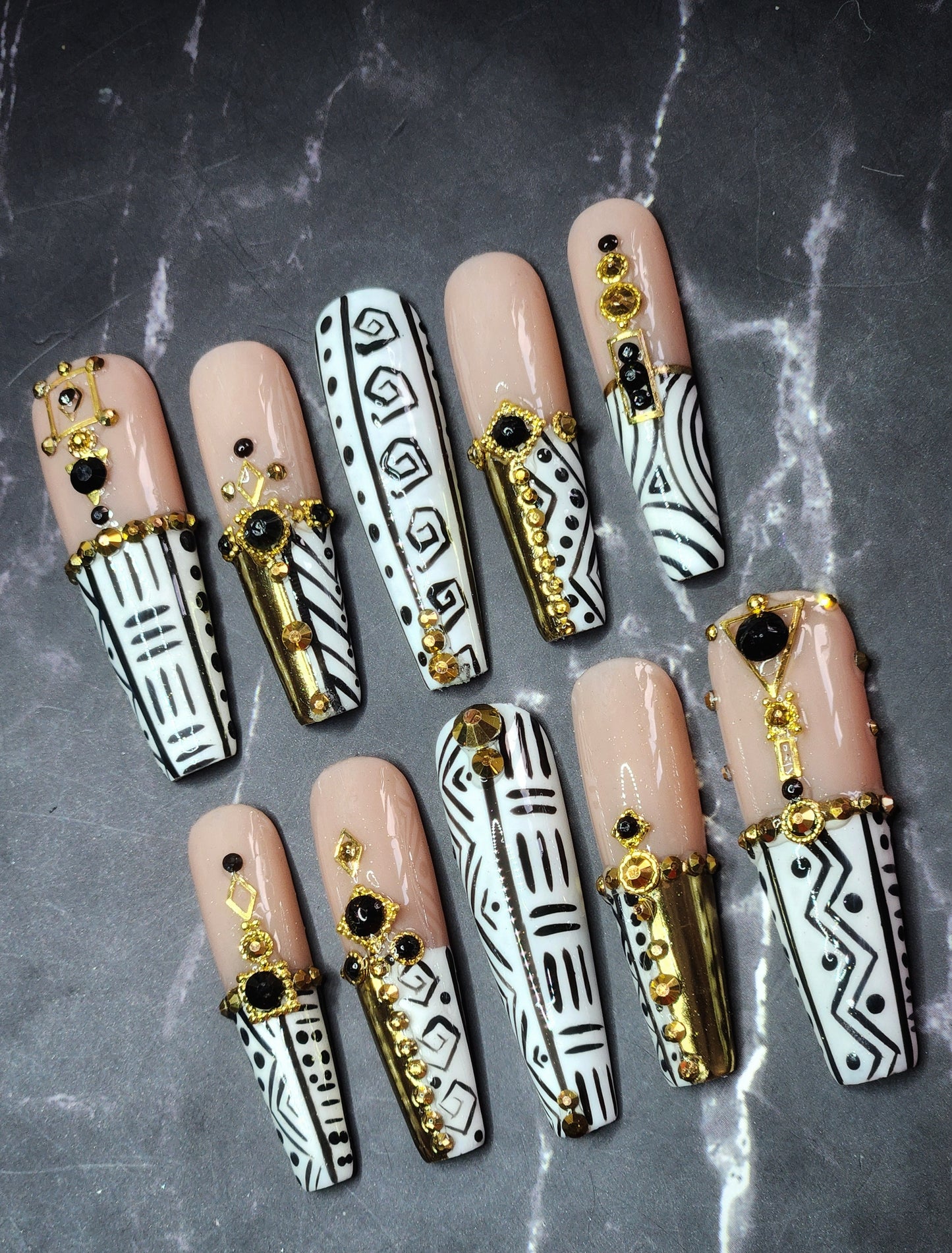 "Golden Legacy" Press-On Nails Set
