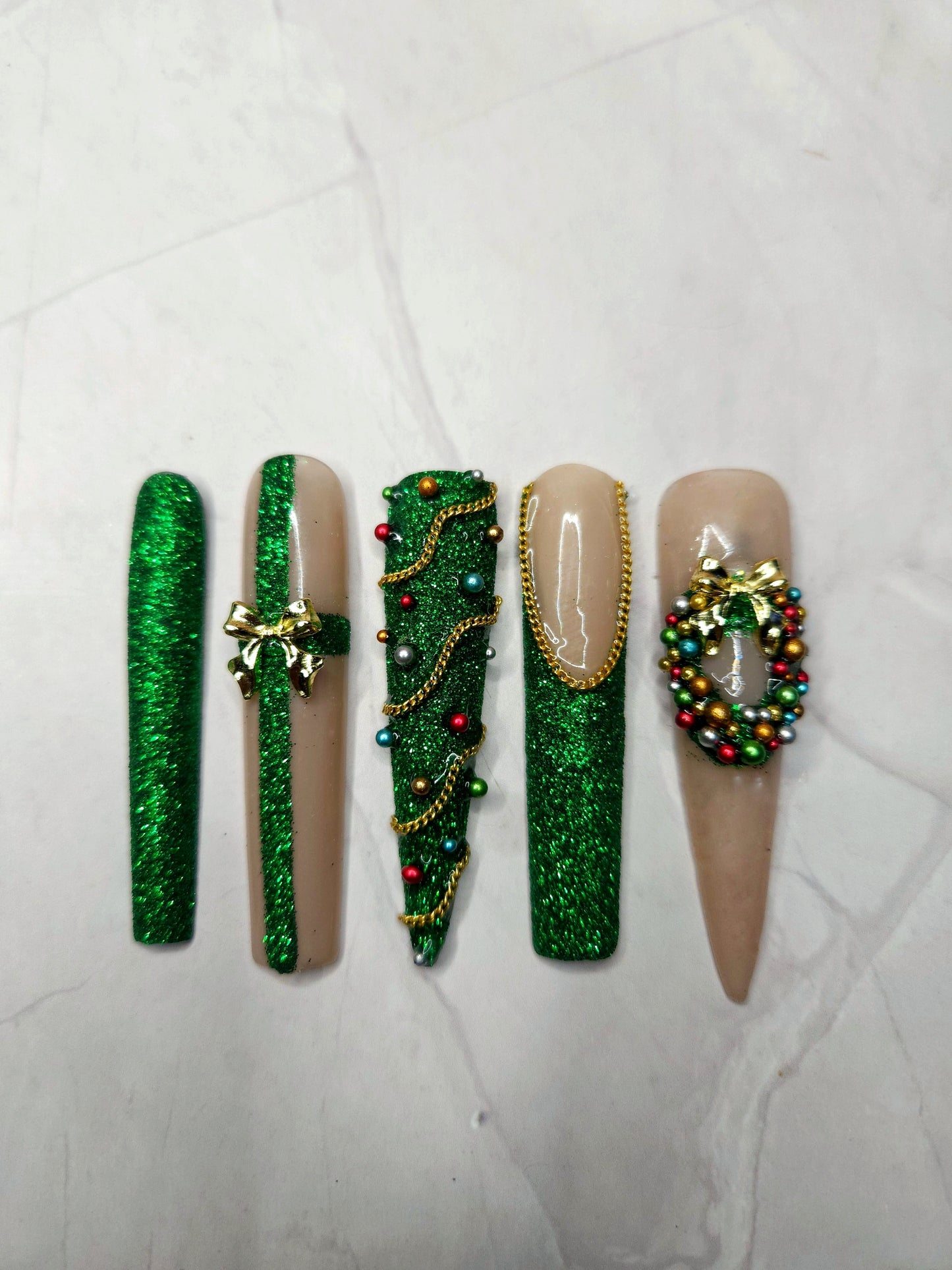 "Evergreen Glam" Press-On Nails Set