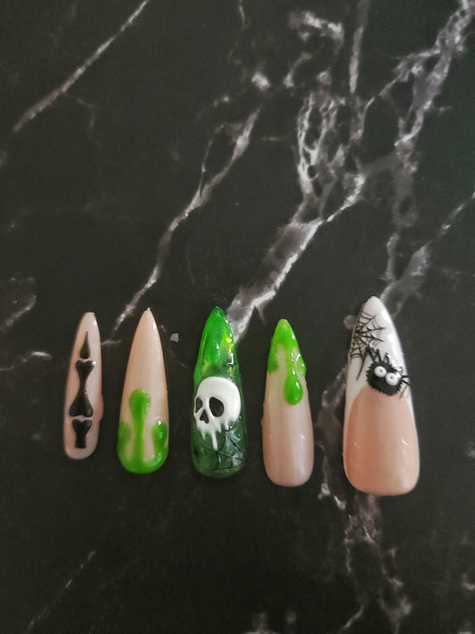"Toxic Webs" Press-On Nails