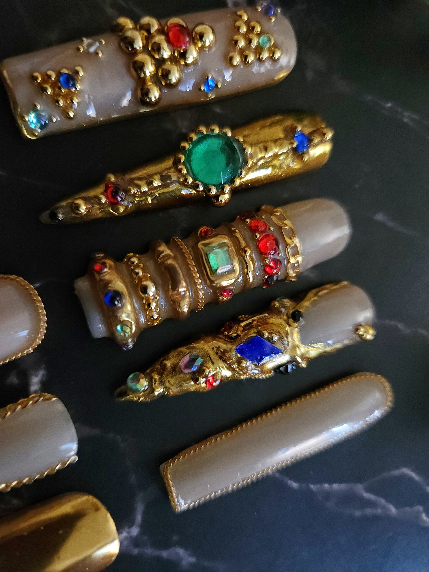 "Retro Drip" Press-On Nails Set