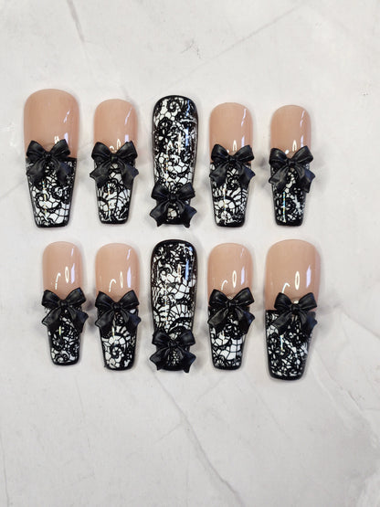 "Lucky Lace" Press-On Nails Set