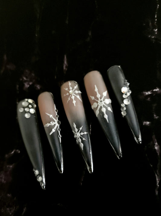 "Winter Wonderland" Press-On Nails Set