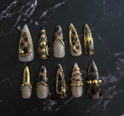 "Shell Seduction" Press-On Nails Set