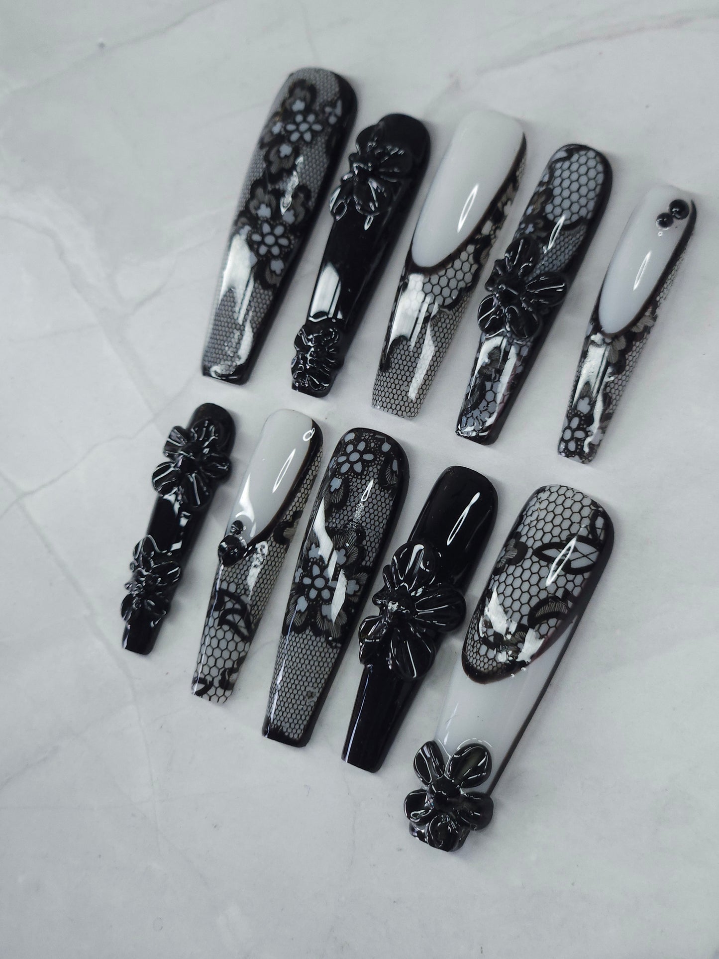 "Dark Romance" Press-On Nails Set