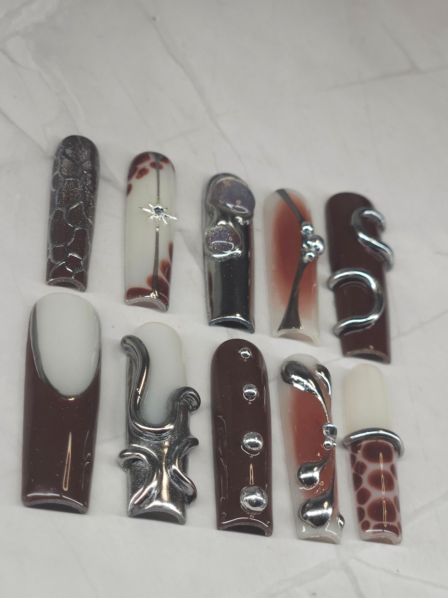 "Mocha Muse" Press-On Nails Set