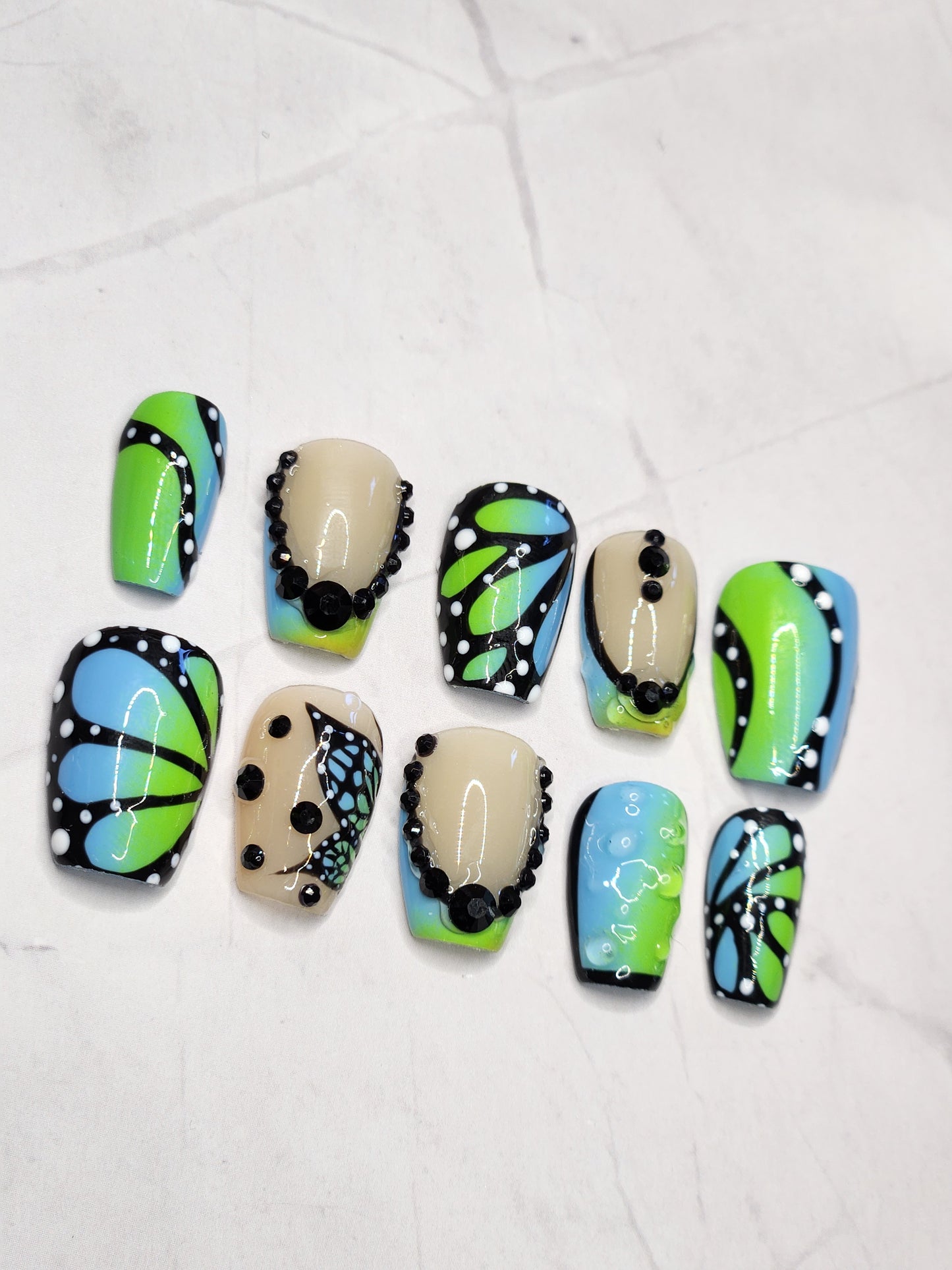 "BUTTERFLY DREAMS" Mini Press-On Nails Set