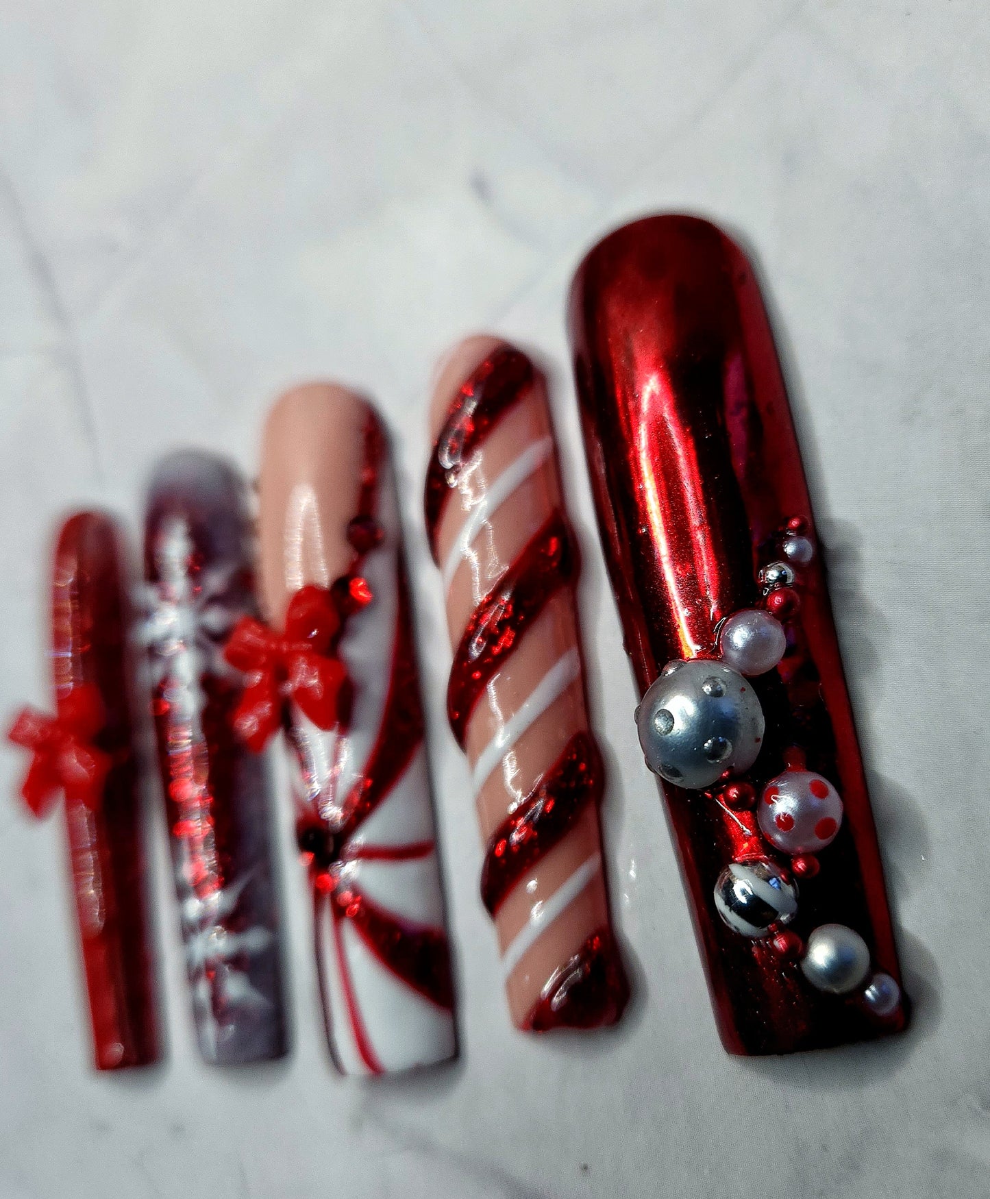 "Peppermint Swirl" Press-On Nails Set