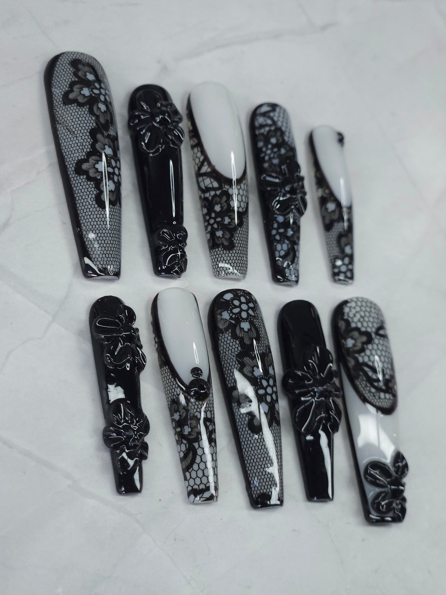 "Dark Romance" Press-On Nails Set