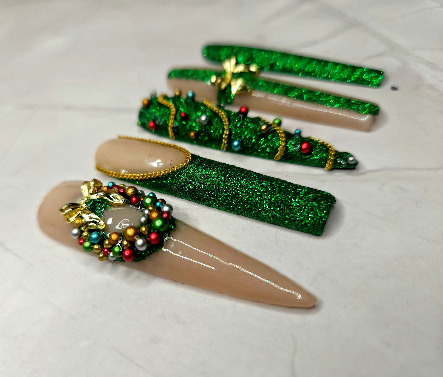 "Evergreen Glam" Press-On Nails Set