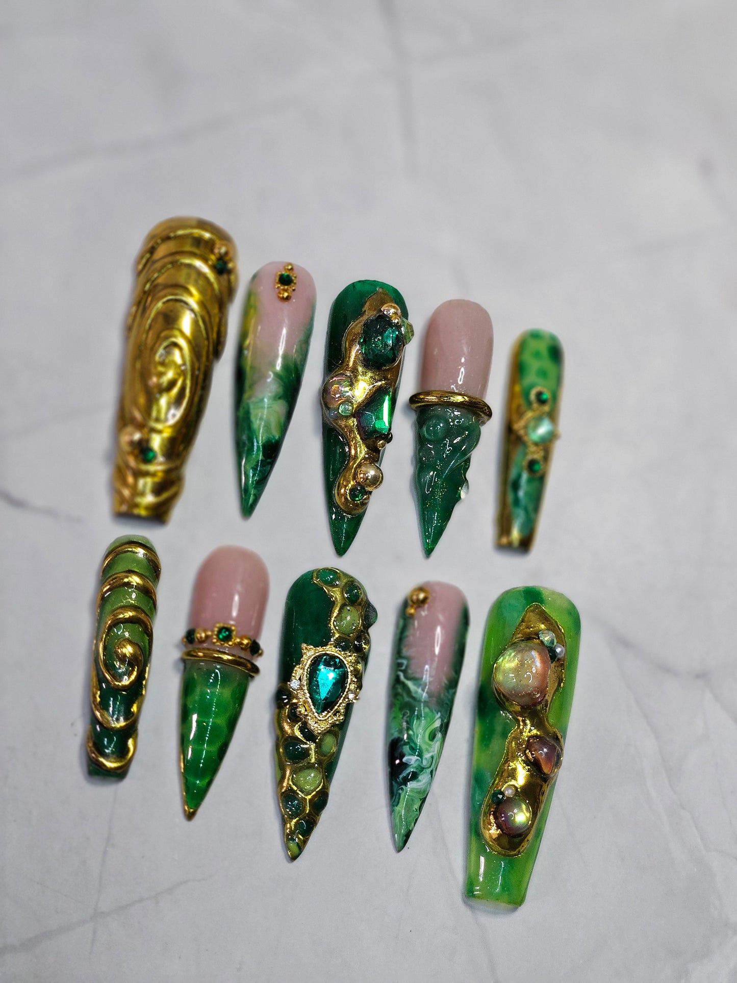 "Emerald Empire" Press-On Nails Set